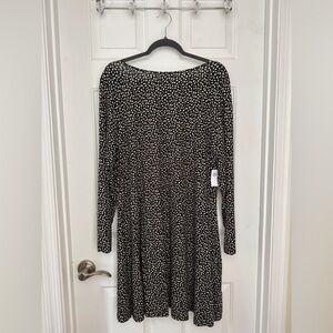 Old Navy Black and White Floral Long Sleeve Dress